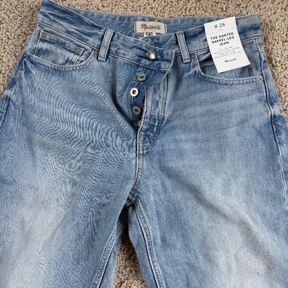 Denim - Madewell Darted Barrel Leg jeans size 26
